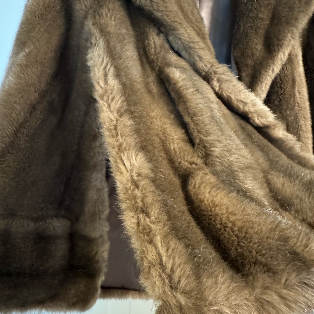 Tissavel of France Brown Faux Fur Cape/Bolero - Picture 3 of 4